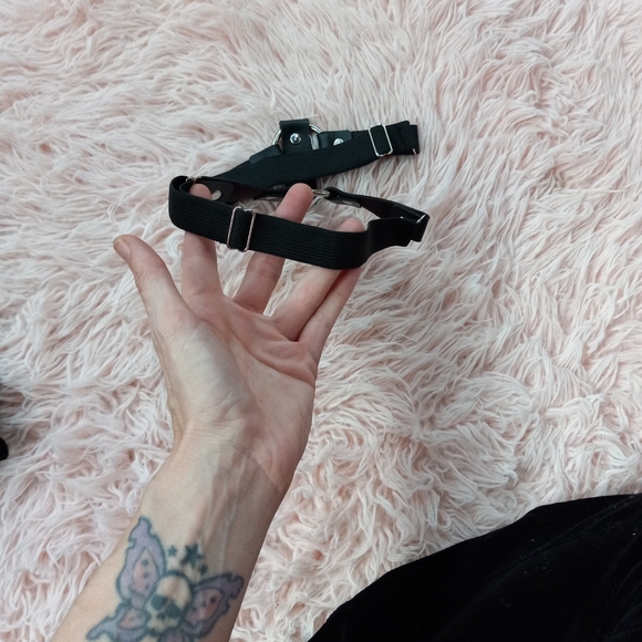 SOLD OUT Vegan leather dbl O ring sexy thigh garter! 😍 adjustable for all thigh - Picture 9 of 11